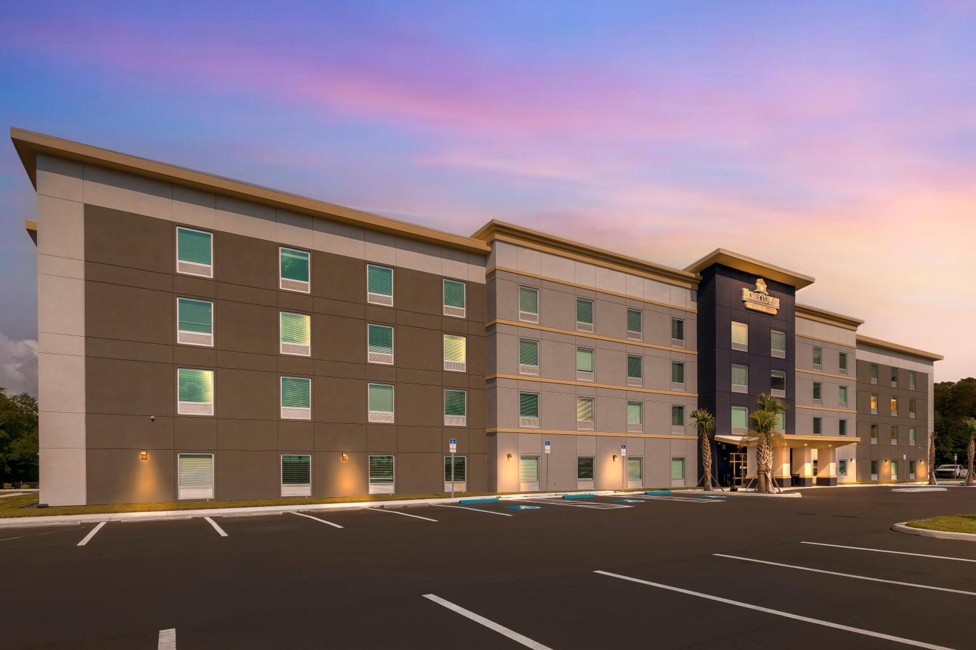 Hometowne Studios By Red Roof Tampa - Airport West Chase Esterno foto